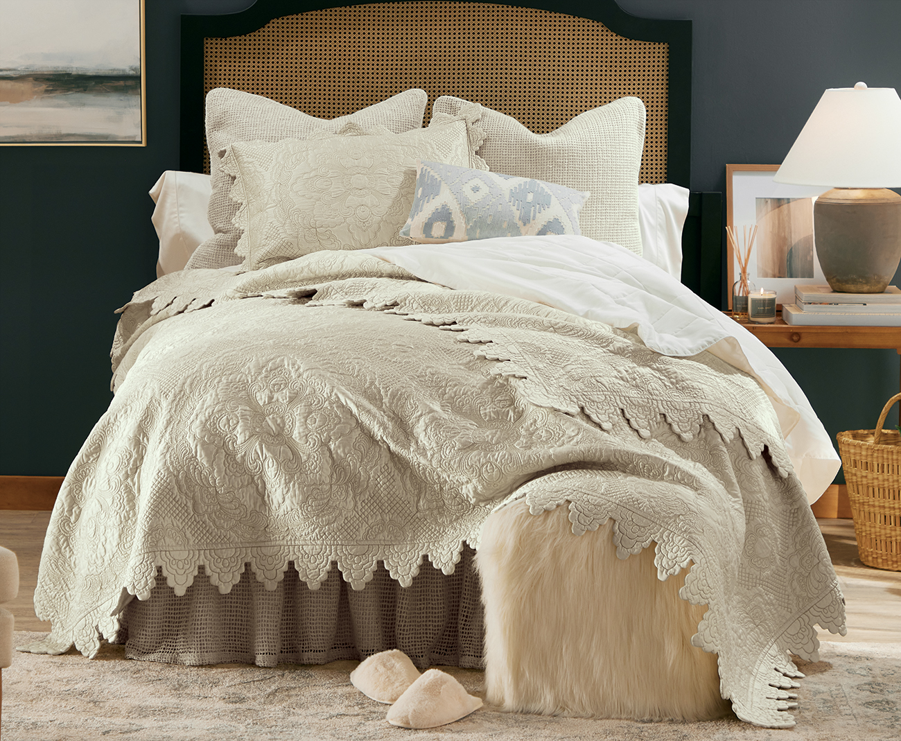 Marguerite Scalloped Quilt Collection